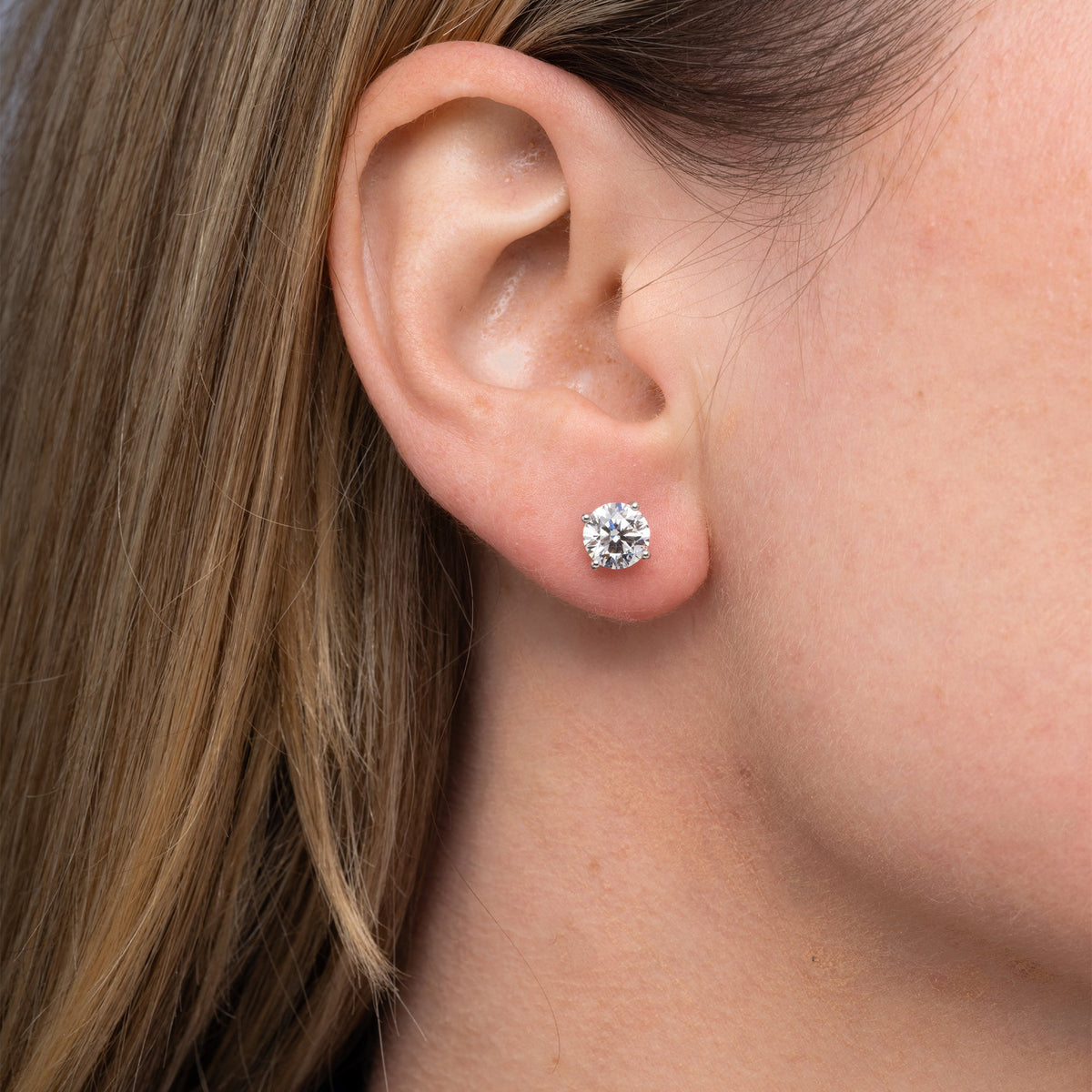 Diamond stud size guide: how big should lab grown diamond stud earrings be?